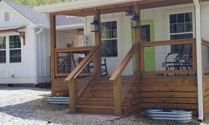 Franklin Cabina | Coon Creek Too: A Creekside Smoky Mountain Refuge - The mountains are calling!