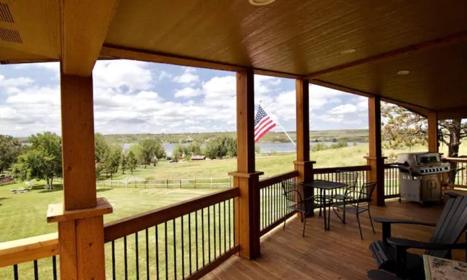 Roberts Casa | Cooney Reservoir Getaway