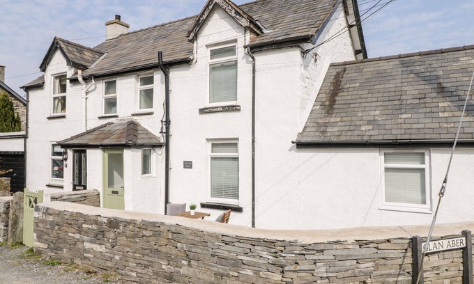 Dolwyddelan Casa | COOPER'S REST (GORFFWYSFA COOPERS), pet friendly in Dolwyddelan