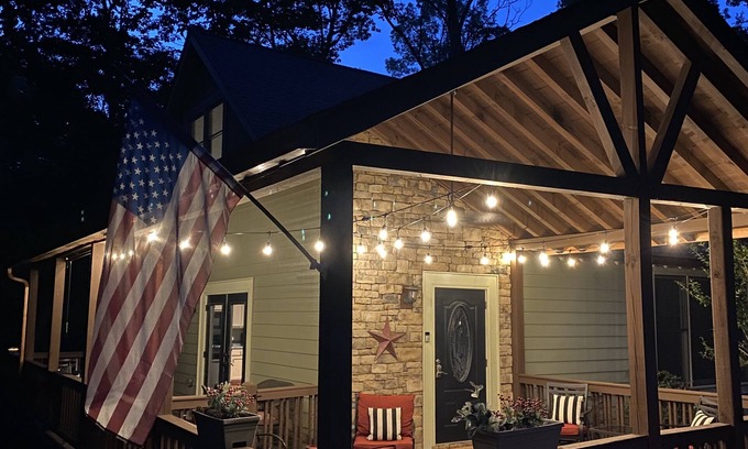 Ellijay Cabina | Coosawattee Craftsman -2 King Beds, Pool Table, Fire Pit, Arcade, Resort Amenity