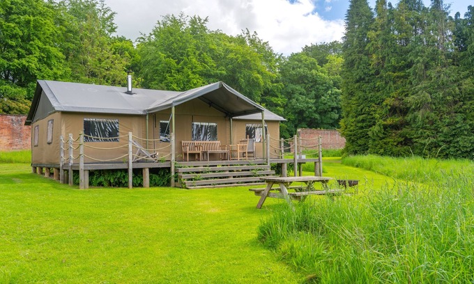 Exton Apartamento | Coot is nestled in a walled garden of a rural estate in Exton Park, Rutland