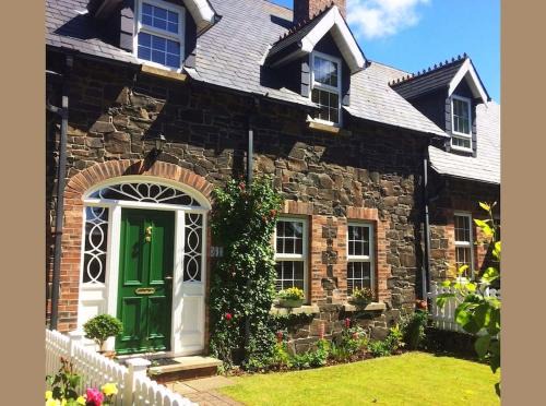 Portrush Casa | Copperpot Cottage 5 mins to the beach! Autumn and Xmas stays booking now