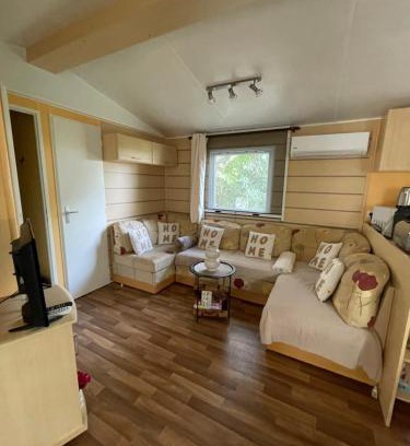 Puget-sur-Argens Otro | Coquet mobilehome 8 places