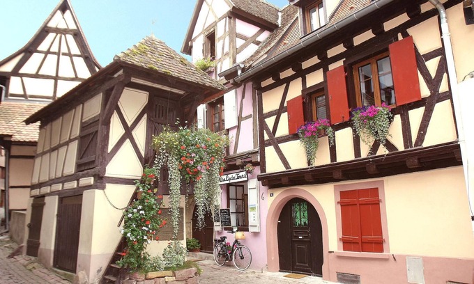Eguisheim Cabaña | Coqueta casa de madera del siglo 17 renovado