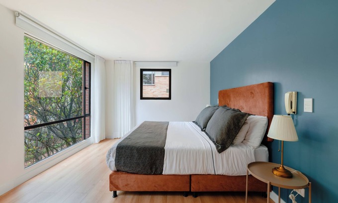 La Gran Via Apartamento | Cora 96 Street Apartments