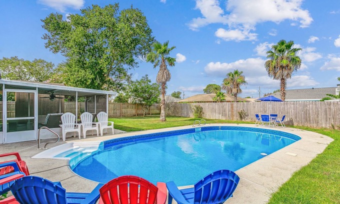 Pensacola Casa | Coral Island Oasis |Private Pool Home |Near NAS & Perdido Key |Dogs Ok |Private Yard |Garage Parking