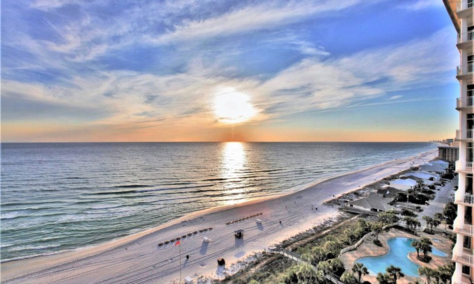Crescent Beach Condominio | Coral Reef Beach Resort by Panhandle Getaways