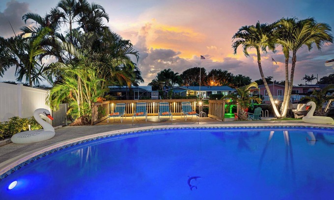 Coral Ridge Isles Villa | ULTIMATE VACATION HOME - piscina, kayaks, bicicletas, bar al aire libre y barbacoa