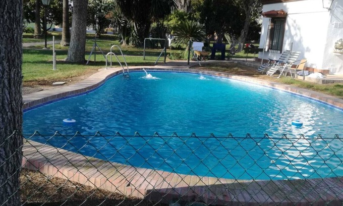 Córdoba Villa | Villa Córdoba casa 200m2, gran jardín, tenis y piscina.