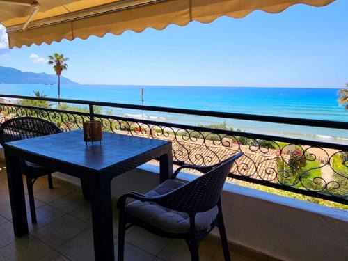 Parelia Apartamento | Corfu Glyfada Menigos Resort 23