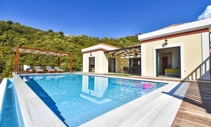 Kefalari Villa | Bonita casa de vacaciones barata con piscina pequeña y vistas al mar incl. TV satelital y WiFi