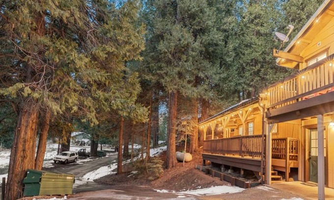 Sugar Pine Casa | Corlieu Falls Cabin in Sugar Pine 8 miles from Yosemite with Gazebo, Hot tub a shack and Bar top
