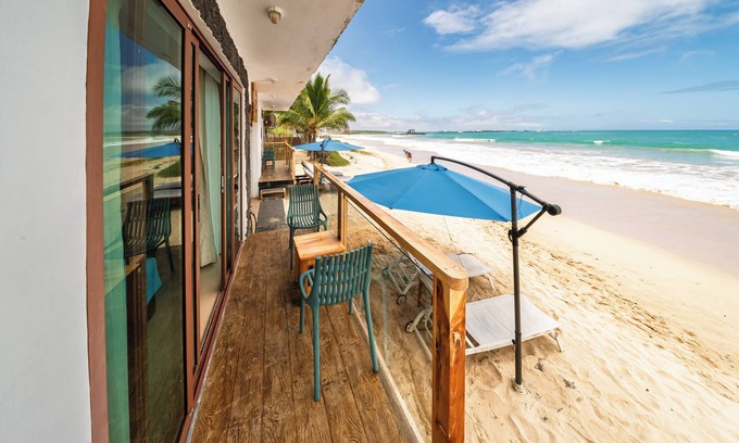 Puerto Villamil Casa | Cormorant Beach House