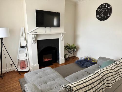 Mount Gambier Casa | Cornelias Cottage Mount Gambier Central