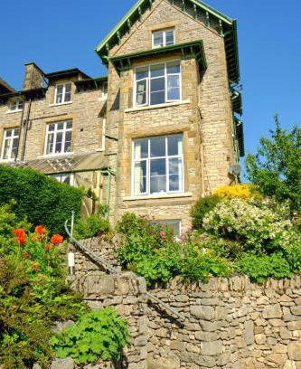 Grange-over-Sands Casa | Corner Beech House