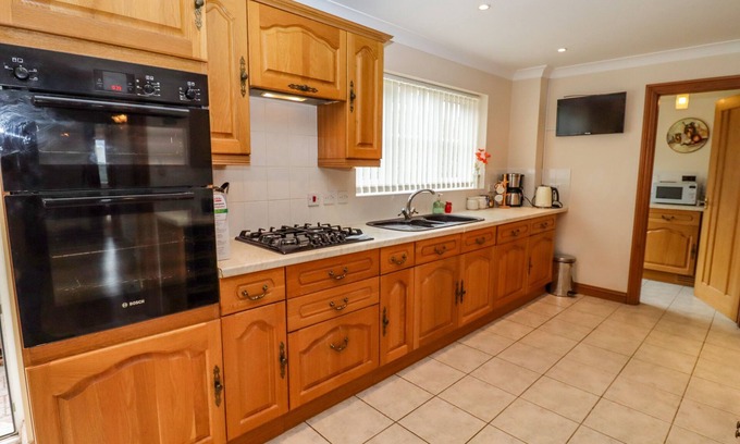 Cinderford Cabaña | Corner House