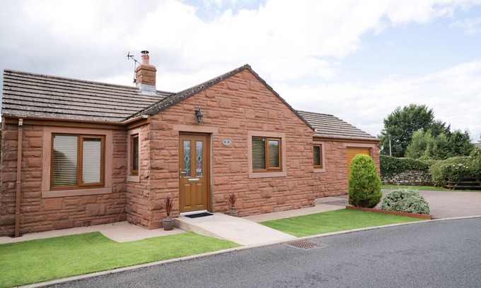 Appleby-in-Westmorland Cabaña | CORNERWAYS, pet friendly, with open fire in Appleby-In-Westmorland