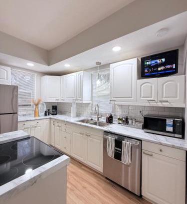 Lincoln Casa | Cornhusker Stadium Lodge