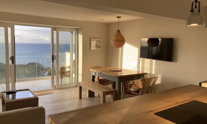 Downderry Apartamento | Cornish apartment with stunning sea views close to the beach