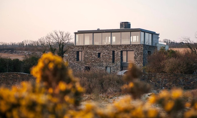 Wadebridge Villa | Cornish coastal Property tucked behind stunning quarry landscape