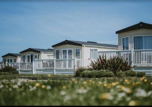Truro Apartamento | Cornwall Holiday Cabin with Hot tub & Sea view