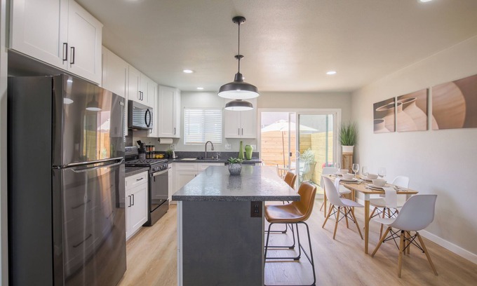 Imperial Beach Apartamento | Coronado/IB Charming boutique Style Duplex Near Scenic Bikeway Path