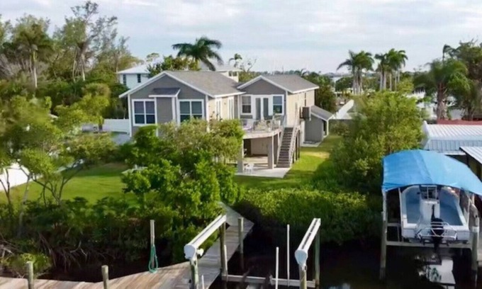 Cortez Casa | Cortez Chateau! Private boat dock and short stays!