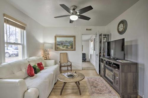 Cortez Casa | Cortez Cottage with Views and Yard, 9 Mi to Mesa Verde