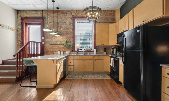 Great Falls Apartamento | Patio/Fire Pit | In Unit Laundry | Downtown | Parking | King Bed