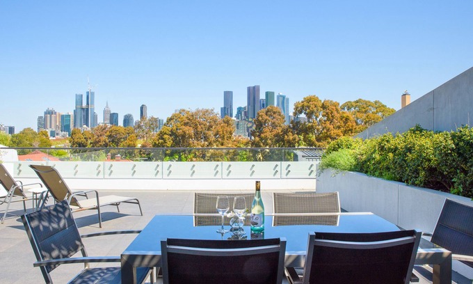 Carlton Apartamento | Cosmo Stays- 3BR Penthouse Apartment. Incredible City Views. Free Parking.