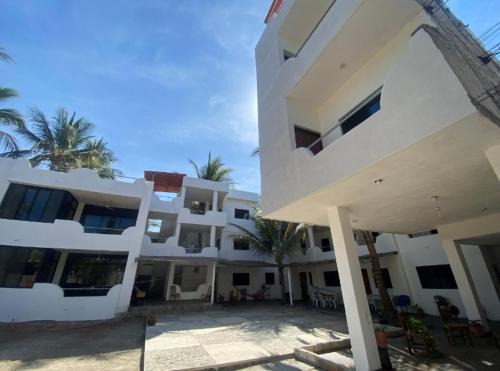 Los Ayala Casa | Costa Ayala casa para 18 personas a cuadra y media de la playa
