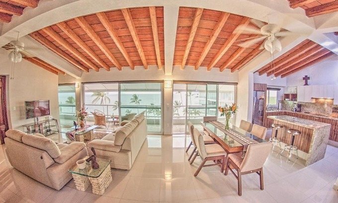 Bucerías Casa | Costa Dorada - Beachfront Penthouse in Bucerias Golden Zone