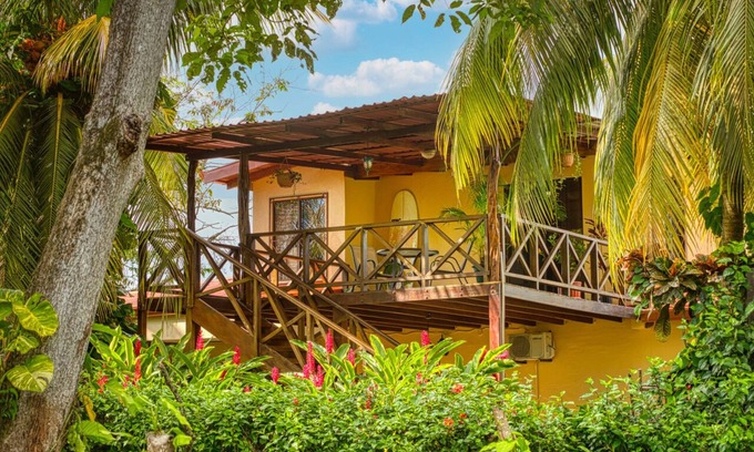 Esterillos Centro Apartamento | Seaside apartment with pretty nice view 2 min.walk to the beach