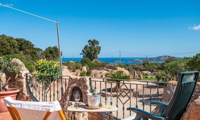 Cannigione Villa | COSTA SMERALDA Chalet pareado con vistas al mar en la zona alta de Cannigione