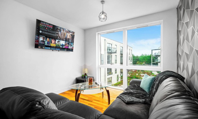 Birmingham Apartamento | Cosy 2 Bed Apartment with parking with a wide range of local amenities.