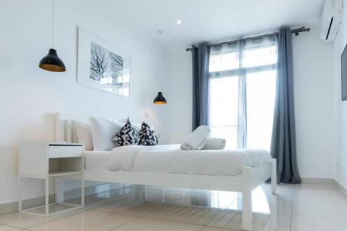 Cantonments Apartamento | Cosy 2 Bed at Embassy Gardens