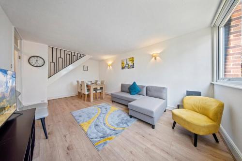 Hainault Apartamento | Cosy 2 Bed Chigwell Flat with Free Parking