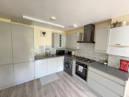 Custom House Apartamento | Cosy 2-Bed Flat Near ExCeL and City Airport
