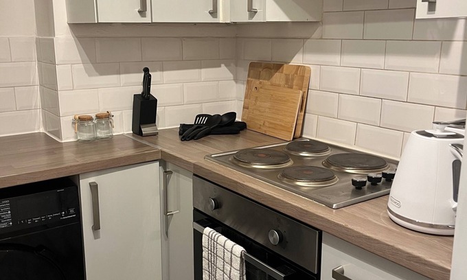 Dartford Casa | Cosy 2-bed Home - Central Location - Train Station
