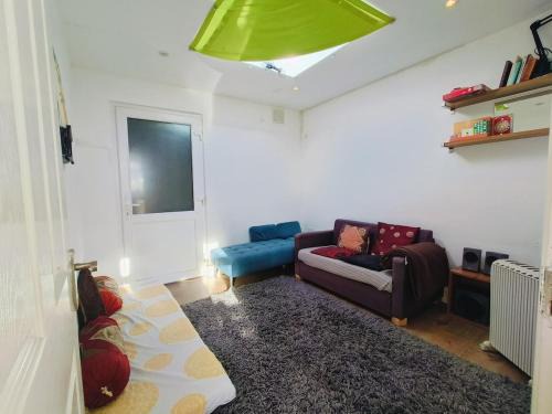Queensbury Apartamento | Cosy 2-Bed Studio with Amenities