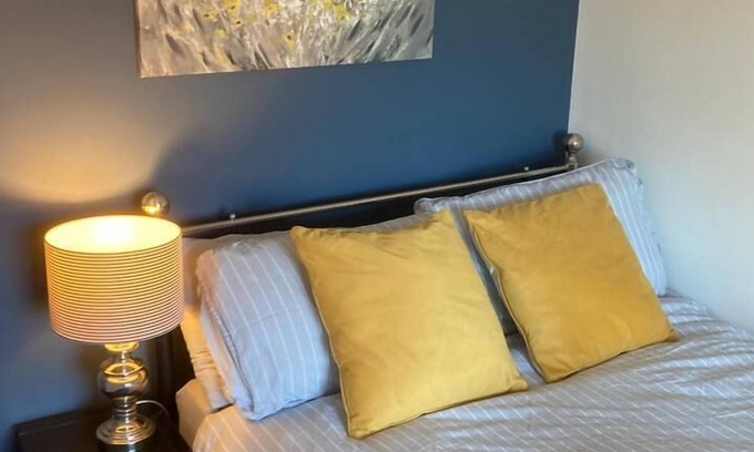 Widnes Casa | Cosy 2-bedroom House in Widnes Sleeps 4