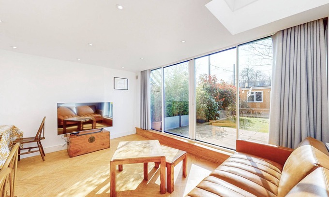 Abbey Apartamento | Cosy 2BD garden flat in Wimbledon near the tube