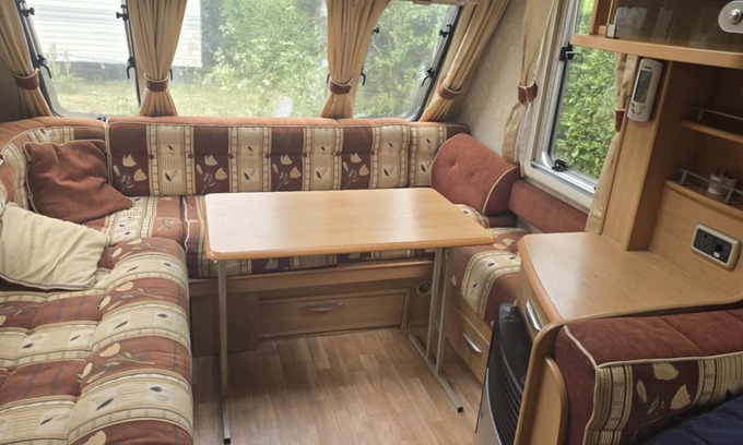 Combles Casa | Cosy 3-bed caravan and a small one in the countryside