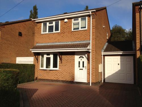 Stonnall Casa | Cosy 3 bed detached house Birmingham