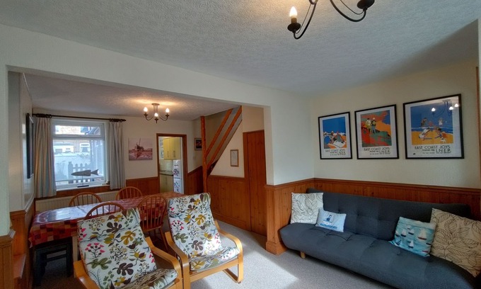 Muston Casa | Cosy 3 bedroom cottage 5 minutes from Filey Beach