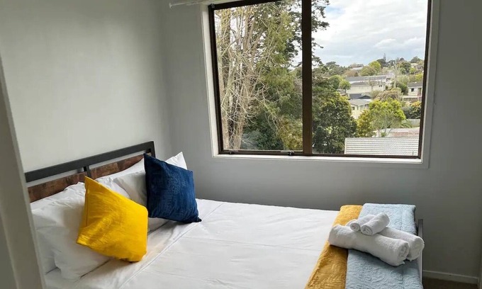 Massey Casa | Cosy 3 Bedroom House in Auckland