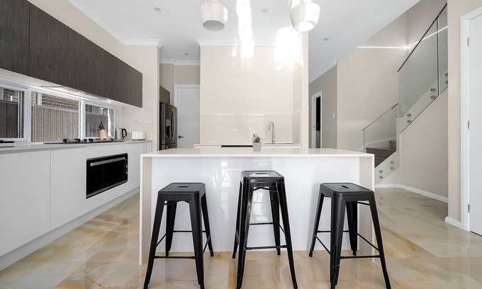 Glen Alpine Casa | Cosy 5 Bedroom 3 Bathroom New Guest House in Campbelltown