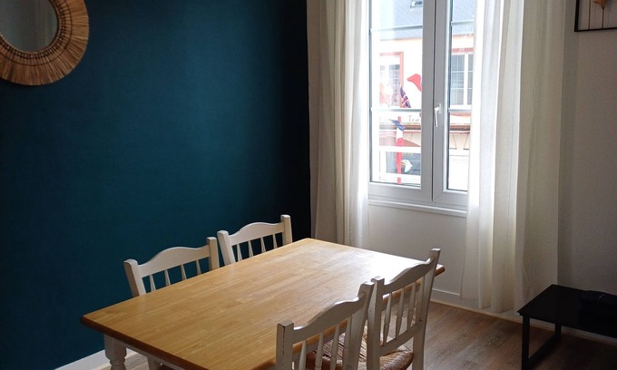 Saint-Sauveur-le-Vicomte Apartamento | Cosy apartment at the foot of the Château