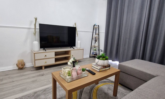 North End Casa | Cosy and Luxurious Home. Stylish, peaceful and quiet location. Sleeps 5 guests.