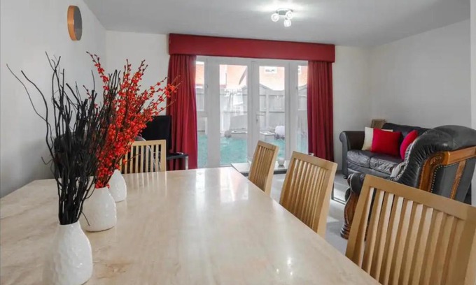 Everton Casa | Cosy and modern home in central location Pass the Keys